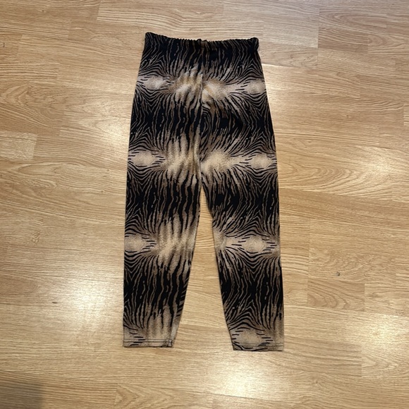 Women’s Animal Print Leggings - Picture 3 of 3